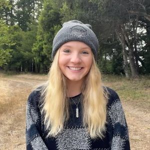 Meet your Posher, Caitlin